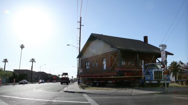 The Wurth House on a moving rig on Roosevelt Street